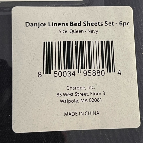 NWT - QUEEN - 6 PIECE SHEET SET PLATINUM COLLECTION BY DANJOR LINENS. Navy Blue. - Picture 7 of 8
